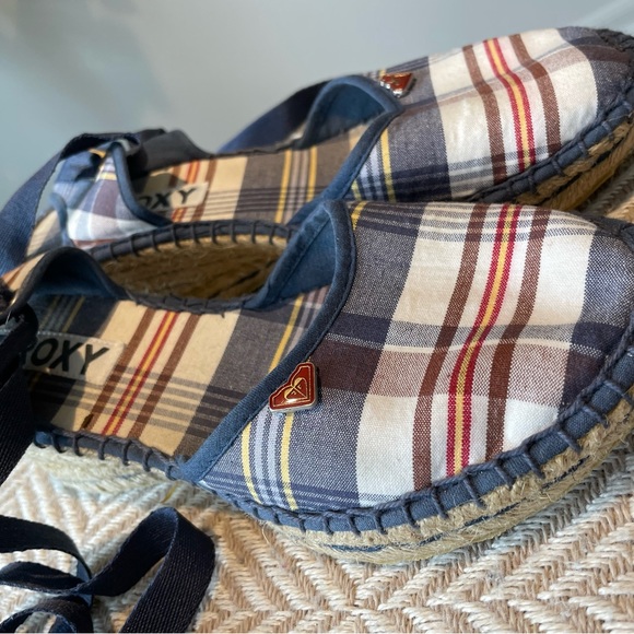ROXY Plaid Fabric Espadrilles. Lace tie up. Size 6.5. - Picture 4 of 9
